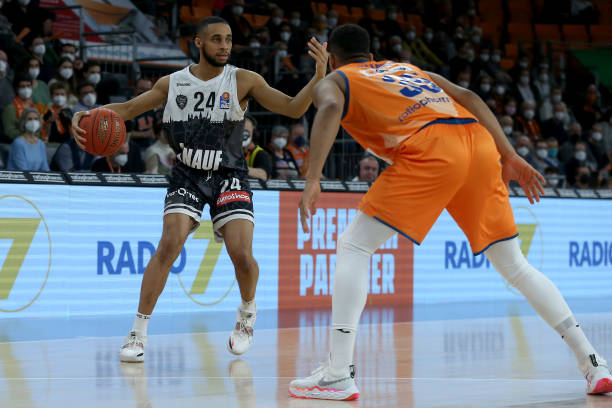 保持高水平 保持高水平