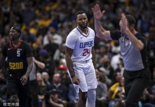 罗杰斯领衔 罗杰斯领衔